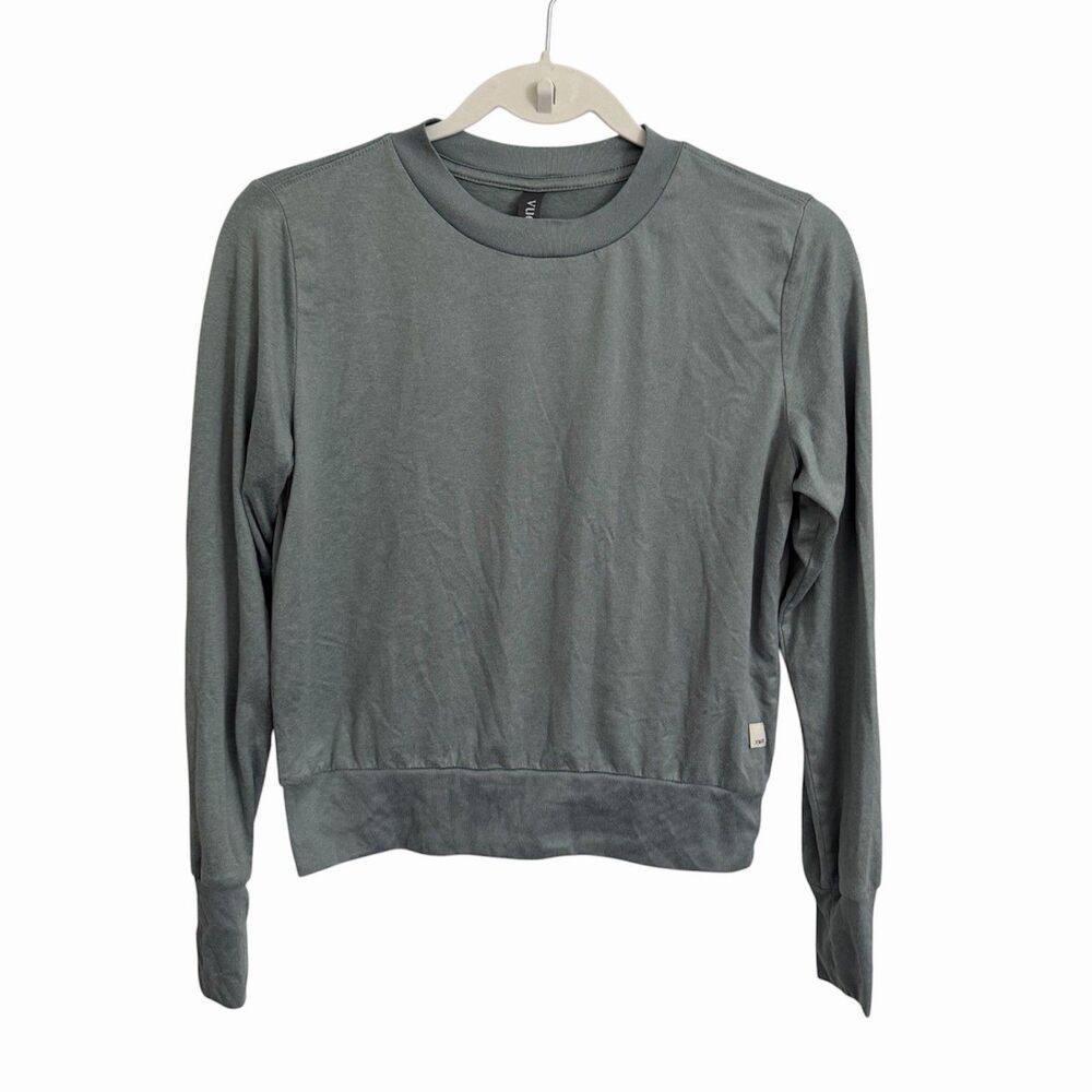 Vuori Top Womens XS Blue Gray Daydream Long Sleeve Crew Neck Lightweight Shirt